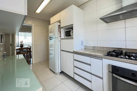 Apartamento para alugar com 151m², 3 quartos e 3 vagas Apartamento para alugar com 151m², 3 quartos e 3 vagasCozinha