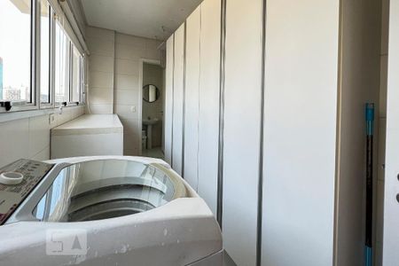Apartamento para alugar com 151m², 3 quartos e 3 vagas Apartamento para alugar com 151m², 3 quartos e 3 vagasÁrea de Serviço