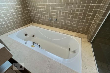 Apartamento para alugar com 151m², 3 quartos e 3 vagas Apartamento para alugar com 151m², 3 quartos e 3 vagasBanheiro da Suíte 3