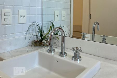 Apartamento para alugar com 151m², 3 quartos e 3 vagas Apartamento para alugar com 151m², 3 quartos e 3 vagasBanheiro da Suíte 2