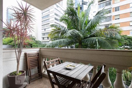 Varanda de apartamento à venda com 4 quartos, 200m² em Cerqueira César, São Paulo