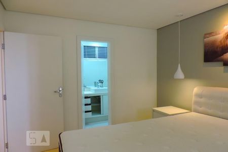 Quarto 1 de apartamento para alugar com 1 quarto, 49m² em Coqueiros, Florianópolis
