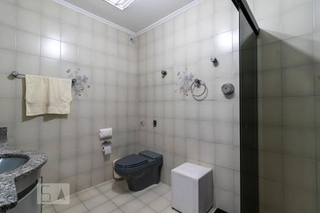 Casa à venda com 205m², 4 quartos e 2 vagas Casa à venda com 205m², 4 quartos e 2 vagasBanheiro 2