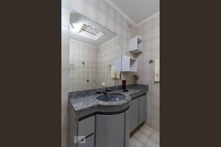 Casa à venda com 205m², 4 quartos e 2 vagas Casa à venda com 205m², 4 quartos e 2 vagasBanheiro 2