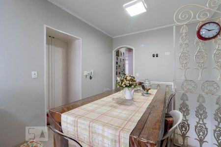 Casa à venda com 205m², 4 quartos e 2 vagas Casa à venda com 205m², 4 quartos e 2 vagasCopa