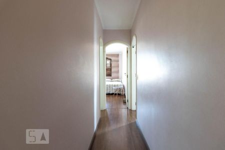 Casa à venda com 205m², 4 quartos e 2 vagas Casa à venda com 205m², 4 quartos e 2 vagasCorredor dos Quartos