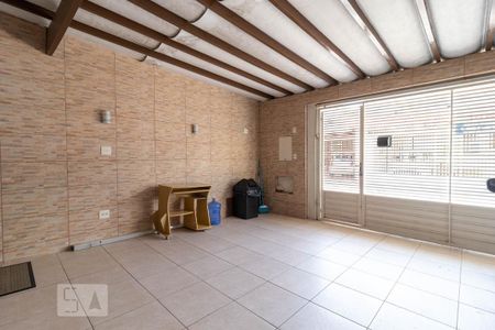 Casa à venda com 205m², 4 quartos e 2 vagas Casa à venda com 205m², 4 quartos e 2 vagasGaragem