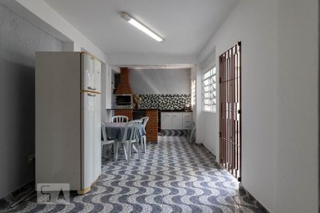 Casa à venda com 205m², 4 quartos e 2 vagas Casa à venda com 205m², 4 quartos e 2 vagasÁrea de Serviço