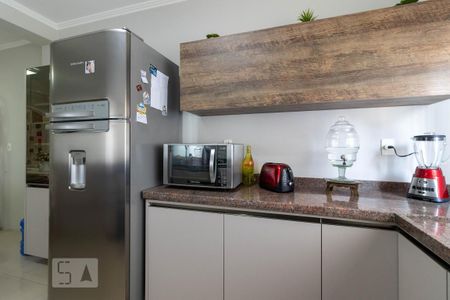 Casa à venda com 205m², 4 quartos e 2 vagas Casa à venda com 205m², 4 quartos e 2 vagasCozinha