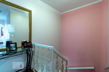 Casa à venda com 205m², 4 quartos e 2 vagas Casa à venda com 205m², 4 quartos e 2 vagasCorredor dos Quartos