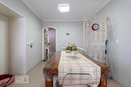 Casa à venda com 205m², 4 quartos e 2 vagas Casa à venda com 205m², 4 quartos e 2 vagasCopa