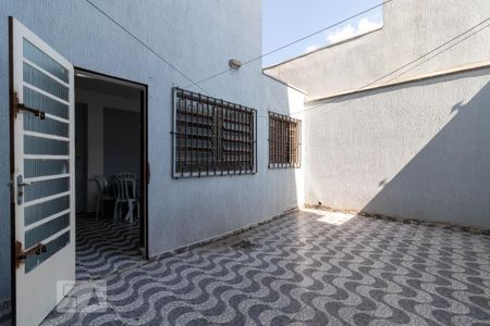 Casa à venda com 205m², 4 quartos e 2 vagas Casa à venda com 205m², 4 quartos e 2 vagasQuintal