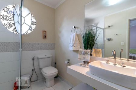 Casa à venda com 205m², 4 quartos e 2 vagas Casa à venda com 205m², 4 quartos e 2 vagasBanheiro da Suíte 1