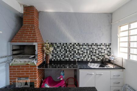 Casa à venda com 205m², 4 quartos e 2 vagas Casa à venda com 205m², 4 quartos e 2 vagasÁrea de Lazer - Churrasqueira