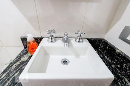 Casa à venda com 289m², 3 quartos e 3 vagas Casa à venda com 289m², 3 quartos e 3 vagasBanheiro 2