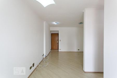 Apartamento à venda com 70m², 2 quartos e 1 vaga Apartamento à venda com 70m², 2 quartos e 1 vagaSala
