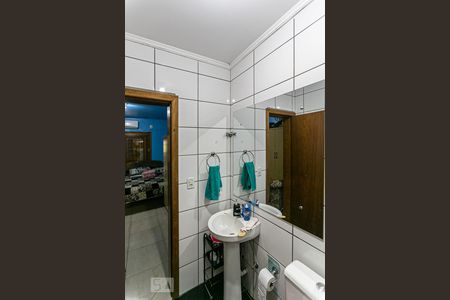 Casa à venda com 103m², 3 quartos e 1 vagaBanheiro do Quarto 2