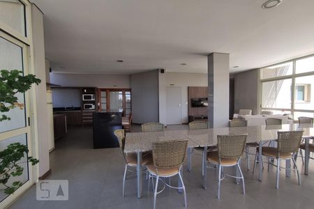 Apartamento à venda com 342m², 3 quartos e 2 vagas Apartamento à venda com 342m², 3 quartos e 2 vagasÁrea comum - Salão de festas