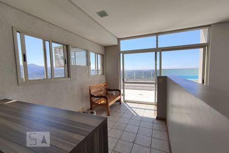 Apartamento à venda com 342m², 3 quartos e 2 vagas Apartamento à venda com 342m², 3 quartos e 2 vagasEspaço Gourmet