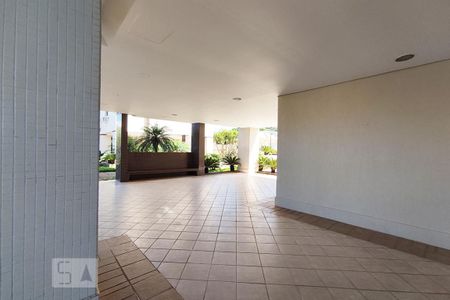 Apartamento à venda com 342m², 3 quartos e 2 vagas Apartamento à venda com 342m², 3 quartos e 2 vagasHall de Entrada