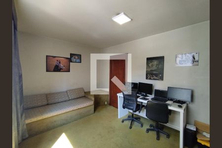 Apartamento à venda com 229m², 5 quartos e 3 vagasQuarto 2