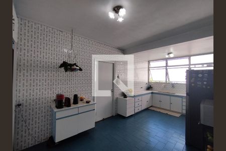 Apartamento à venda com 229m², 5 quartos e 3 vagasCozinha - Armários