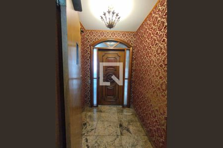 Apartamento à venda com 229m², 5 quartos e 3 vagasEntrada