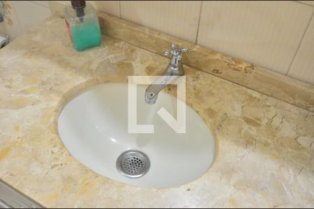 Casa à venda com 173m², 4 quartos e 3 vagasBanheiro social