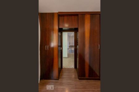 Quarto de apartamento para alugar com 1 quarto, 60m² em Estoril, Belo Horizonte