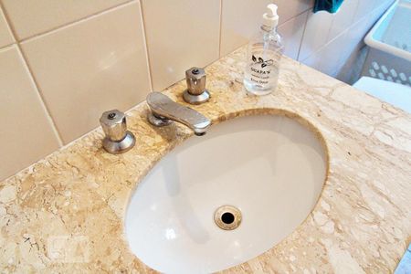 Casa à venda com 232m², 3 quartos e 3 vagasBanheiro