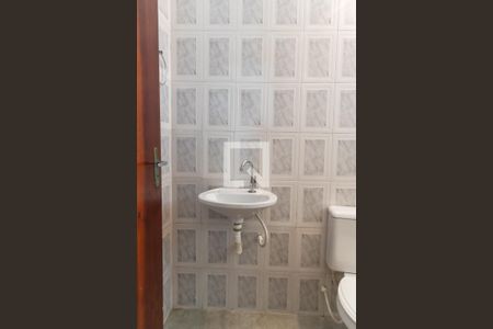 Casa à venda com 150m², 4 quartos e 3 vagasBanheiro na garagem