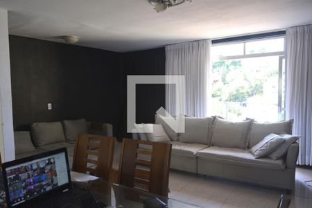 Sala de casa à venda com 3 quartos, 1000m² em Pitangueiras, Rio de Janeiro