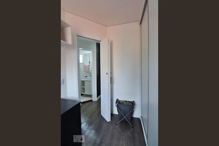 Quarto 2 de apartamento para alugar com 2 quartos, 52m² em Vila Scarpelli, Santo André