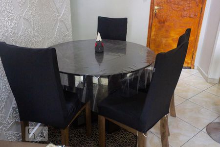 Detalhe sala de apartamento para alugar com 2 quartos, 60m² em Nova Mirim, Praia Grande