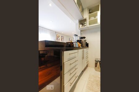 Cozinha de apartamento para alugar com 2 quartos, 87m² em Cerqueira César, São Paulo