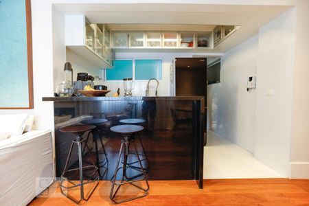 Cozinha de apartamento para alugar com 2 quartos, 87m² em Cerqueira César, São Paulo