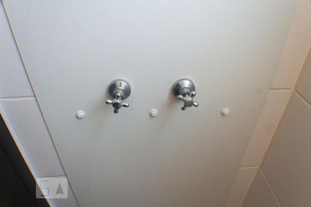 Apartamento para alugar com 43m², 2 quartos e 1 vagaDetalhe banheiro