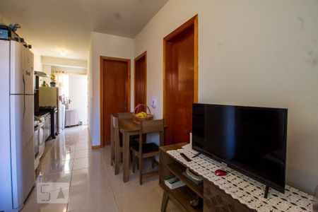 Sala de casa de condomínio à venda com 2 quartos, 50m² em Hípica, Porto Alegre