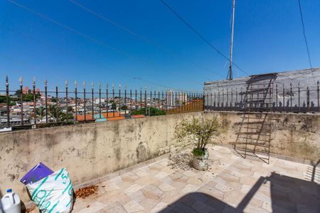 Casa à venda com 200m², 5 quartos e 2 vagas Casa à venda com 200m², 5 quartos e 2 vagasSacada e Área de serviço
