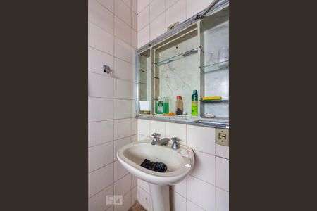 Casa à venda com 200m², 5 quartos e 2 vagas Casa à venda com 200m², 5 quartos e 2 vagasBanheiro