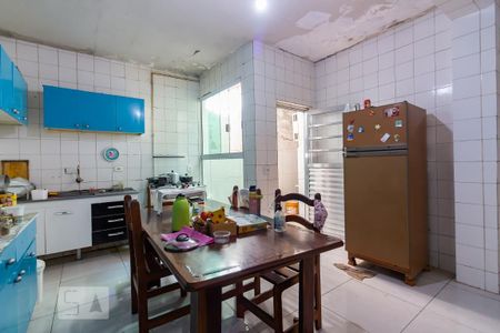 Casa à venda com 200m², 5 quartos e 2 vagas Casa à venda com 200m², 5 quartos e 2 vagasCozinha