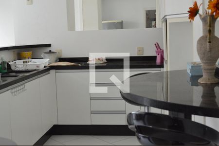 Apartamento para alugar com 135m², 3 quartos e sem vagaCozinha