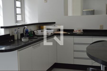 Apartamento para alugar com 135m², 3 quartos e sem vagaCozinha