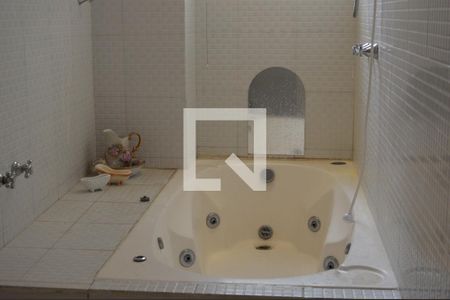 Apartamento para alugar com 135m², 3 quartos e sem vagaBanheiro