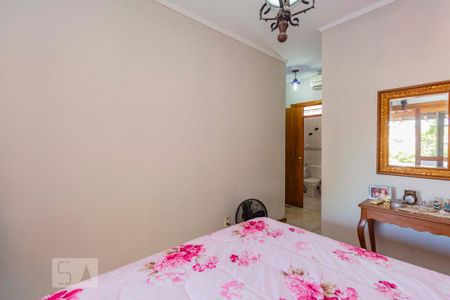 Casa à venda com 246m², 5 quartos e 4 vagas Casa à venda com 246m², 5 quartos e 4 vagasSuíte