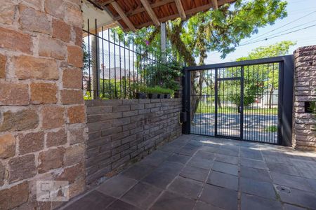 Casa à venda com 246m², 5 quartos e 4 vagas Casa à venda com 246m², 5 quartos e 4 vagasGaragem