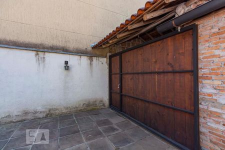 Casa à venda com 246m², 5 quartos e 4 vagas Casa à venda com 246m², 5 quartos e 4 vagasGaragem