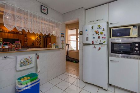 Casa à venda com 246m², 5 quartos e 4 vagas Casa à venda com 246m², 5 quartos e 4 vagasCozinha