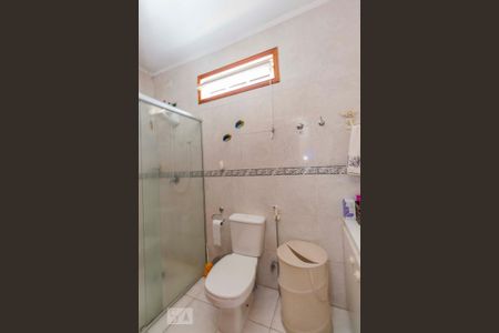 Casa à venda com 246m², 5 quartos e 4 vagas Casa à venda com 246m², 5 quartos e 4 vagasBanheiro da Suíte