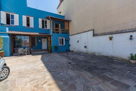 Casa à venda com 246m², 5 quartos e 4 vagas Casa à venda com 246m², 5 quartos e 4 vagasPátio